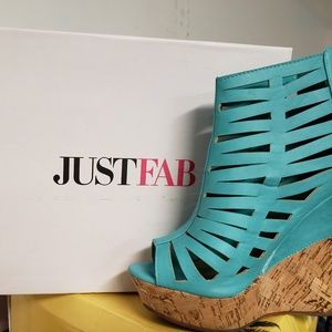 Wedge open toe heel.